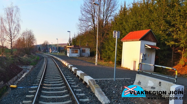 Zastávka Bělá u Staré Paky