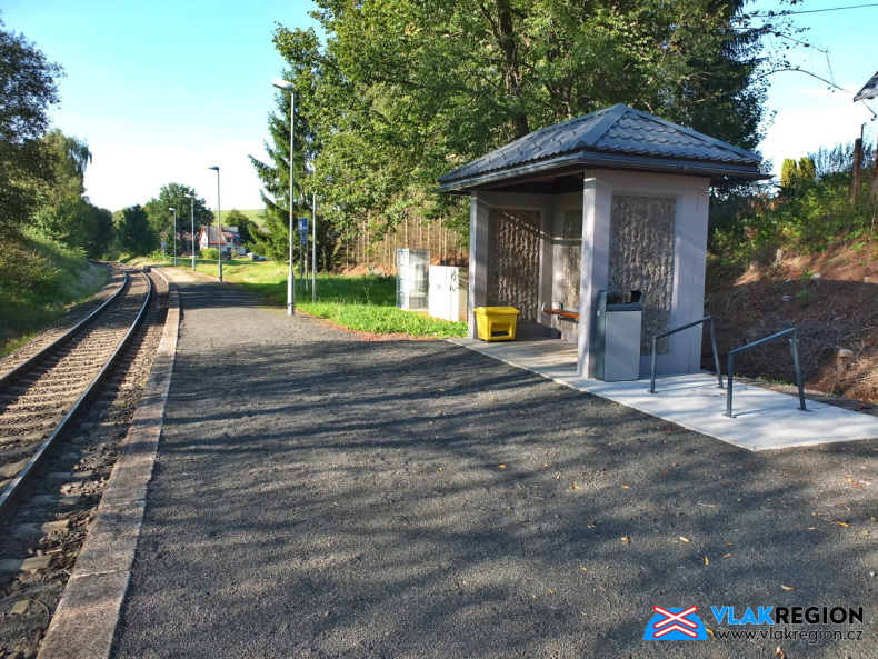 Zastávka Bělá u Staré Paky