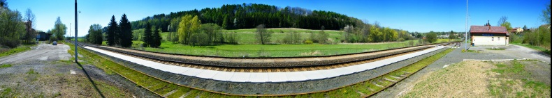 Rovensko pod Troskami - panorama stanice